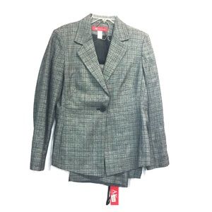 🥳SOLD!!!ANNE KLEIN 2-piece suit Size 12 Grey Blac